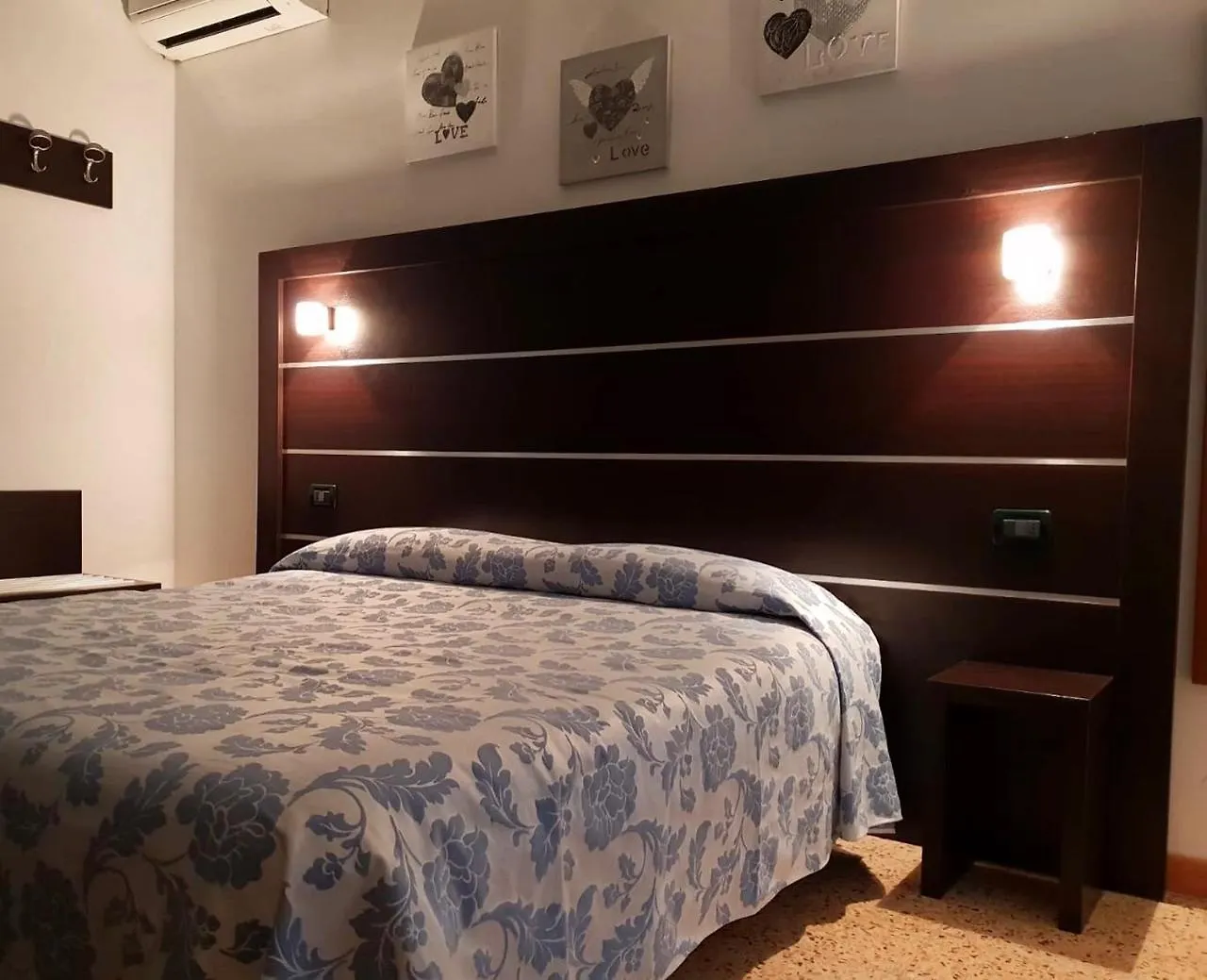 **  Hotel Riva Ρίμινι Ιταλία
